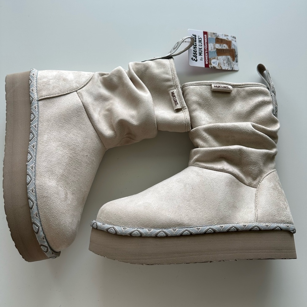Women’s Boots, Size 6, Color Stone, with Tag